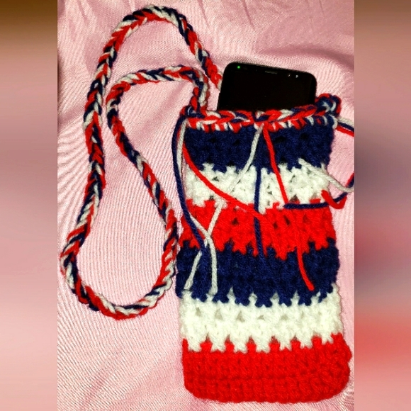 HAND MADE CROCHET RED WHITE BLUE PHONE HOLDER MADE WITH LOVE BY GRANDMA (MOM) - Picture 4 of 5